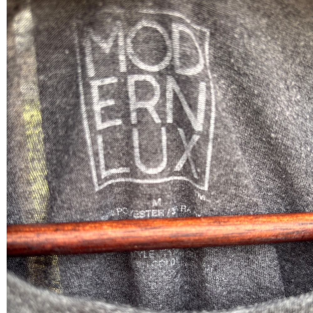 Modern Lux Dog Mom‎ Graphic T-Shirt Womens Medium Gray Excellent Paw Print Tee - Picture 4 of 7